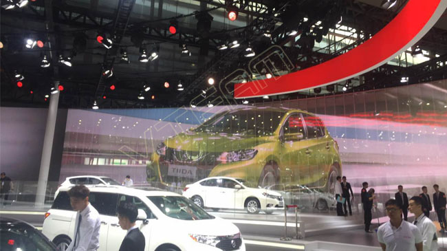 車展LED透明屏使用應(yīng)該具備哪些條件？