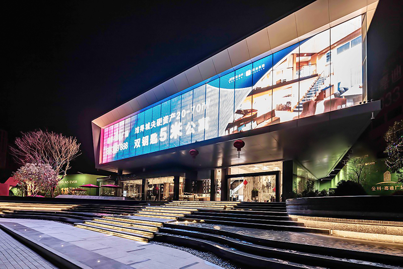 戶外LED透明屏價(jià)格是怎樣的，業(yè)內(nèi)人士告訴你