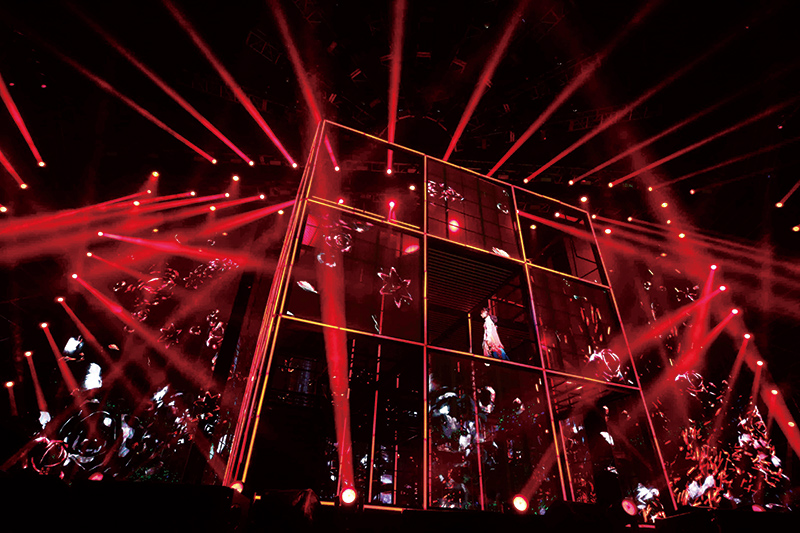 周筆暢演唱會(huì) 九宮格LED透明屏Vclear-7.8